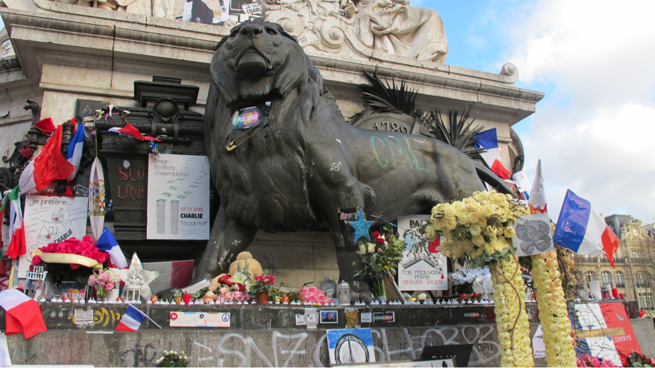 « Le lion sévère de la République » par François (Wipplay.com)