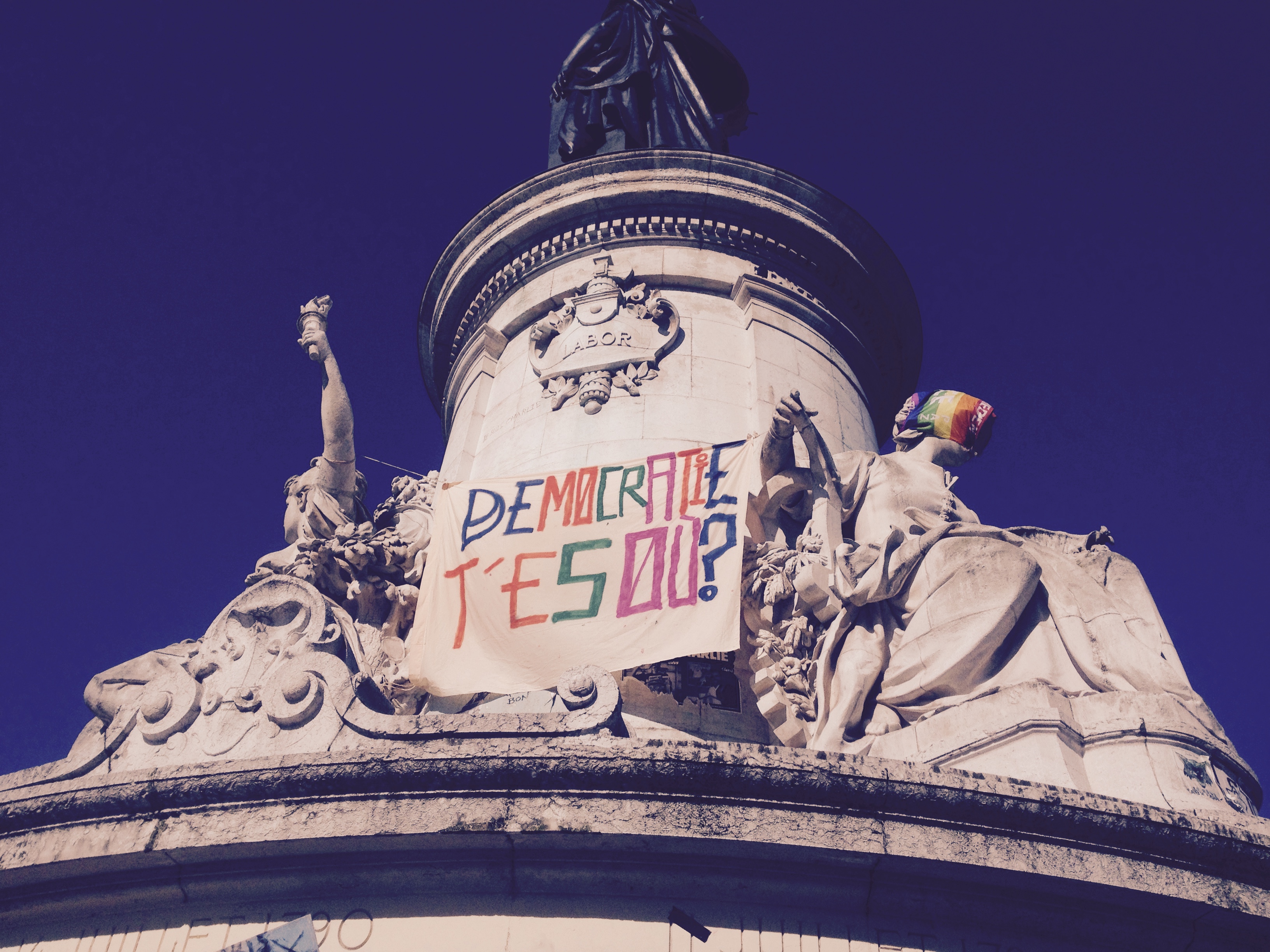 “Démocratie, t’es où ?” par Louvre Ravioli