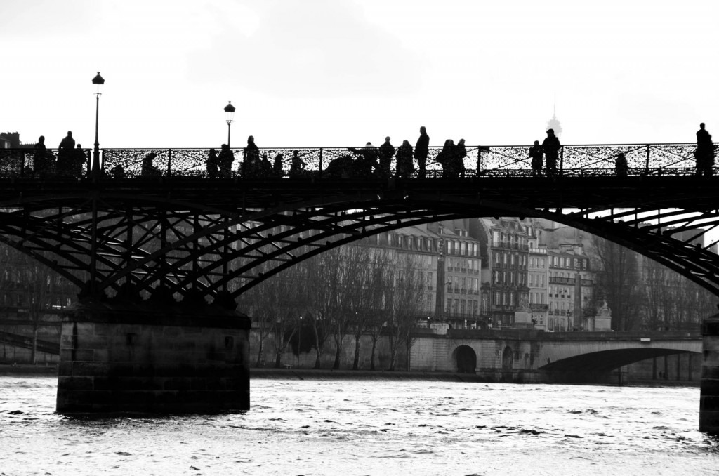 "CONTRASTE AU PONT DES ARTS" PAR LULUCOATES